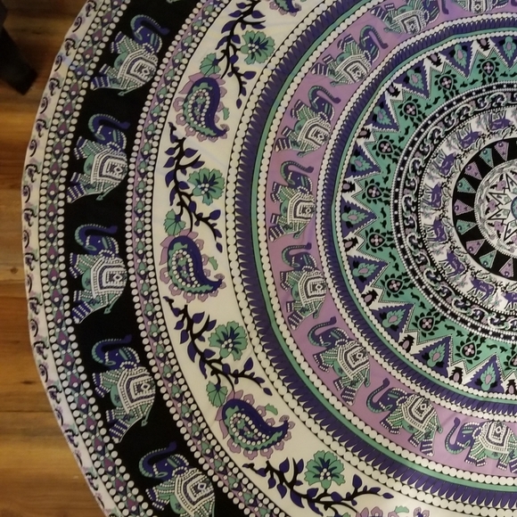 Large Circle Cloth / Scarf 🧣 - Picture 11 of 13